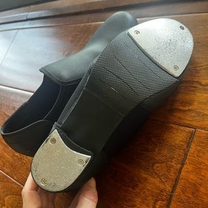 Women’s tap shoes